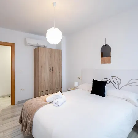 3 Bedroom Elegant & Cozy Centre Lejlighed